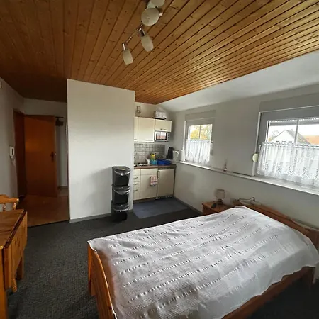 Erays Zimmervermietung Comfortable For Long-term Fitters Guest house *